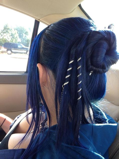 Hair Styles For Blue Hair, Anime Character With Blue Hair, Colerd Hair, Blue Hair Girl Aesthetic, Dark Blue Hair Aesthetic, Blue Hair Ponytail, Characters With Blue Hair, Blue Haired Characters, Blue Hair Inspiration