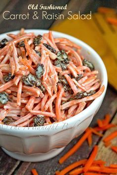 Carrot and raisin salad is another one of those old-fashioned corner deli favorites. Simple to make, better to eat!! Carrot And Raisin Salad Recipes, Creamy Salads, Carrot And Raisin Salad, Vegetarian Catering, Raisin Salad, Carrot Raisin Salad, Carrot Salad Recipes, Diced Apples, Cold Salad