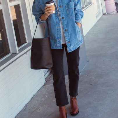 Outfits Blogger - LivvyLand | Austin Fashion and Style Blogger Hill Country Outfits, Denim Chore Jacket Outfit, Top Sider Outfit, Chore Jacket Outfit, Minimal Classic Style, Denim Chore Jacket, Austin Fashion, Austin Style, Tank Top Skirt