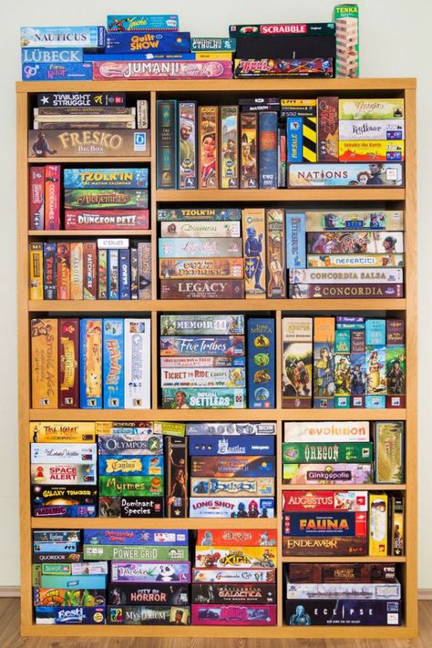 Boardgame Storage, Board Game Storage Ideas, Game Storage Ideas, Board Game Shelf, Board Game Room, Puzzle Storage, Board Games Diy, Board Game Storage, Old Ladder