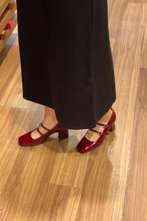 #cherryheels #maryjanes #autumnoutfitinspo #falloutfitinspo #autumnoutfitinspiration #falloutfitinspiration #longblackskirtoutfit #blackskirtoutfit #aesthetic #fallaesthtic #outfitsinpo #outfitinspiration #redmaryjanes Red Pumps Outfit, Red Heels Outfit, Red Mary Janes, Mary Janes Outfit, Mary Janes Platform, Red Mary Jane Shoes, Pumps Outfit, Chunky Pumps, Vintage Inspired Shoes