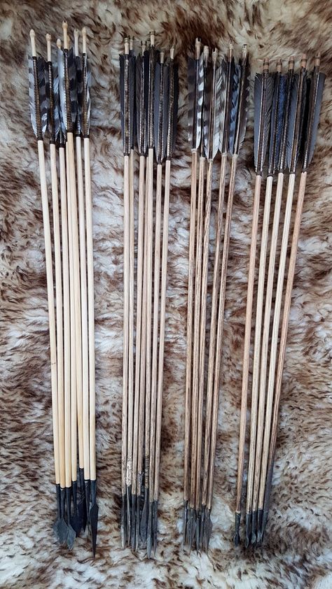 Medieval Arrow, Quiver Of Arrows, Arrows Archery, Crossbow Rack, Arrow Fletching, Arrow Archery, Diy Crossbow, Archery Gear, Crossbow Arrows