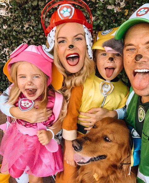 Paw Patrol Family Paw Patrol Kostüm, Skye Paw Patrol Costume, Paw Patrol Halloween Costume, Costumes Homemade, Family Costume Ideas, Zombie Costumes, Painting Tattoos, Family Themed Halloween Costumes, Paw Patrol Costume