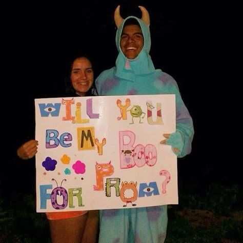 Proposal Ideas Disney, Creative Prom Proposal Ideas, Cute Hoco Proposals, Homecoming Poster Ideas, Cute Promposals, Disney Prom, Prom Posters, Homecoming Signs, Cute Homecoming Proposals