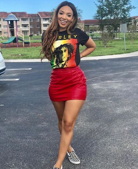 #melanin #fashion #style #outfits Reggae Outfit, Reggae Concert Outfit, Hip Hop Concert Outfit, Outdoor Concert Outfit, Rap Concert Outfit, Cute Concert Outfits, Concert Outfit Fall, Concert Outfit Winter, Reggae Festival