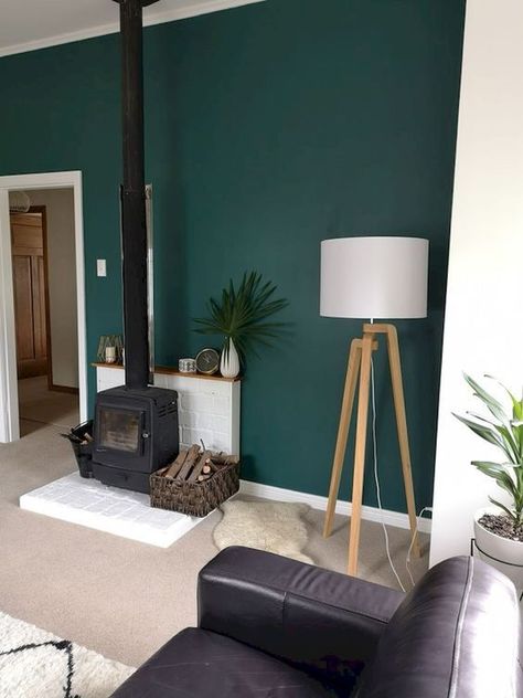 Deep Green Living Room Decor, Painted Lounge Wall, Teal Green Wall Paint, Phthalo Green Living Room, Lounge Wall Colours Paint, Living Room Inspiration Teal, Front Room Feature Wall Ideas, Teal Wall Living Room Ideas, Snug Colour Scheme