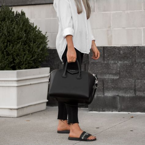 Givenchy Slides Outfit, Black Slides Outfit, Night Ootd, Givenchy Slides, Slides Outfit, Givenchy Antigona, Black Jeans Outfit, Givenchy Bag, Black Slides