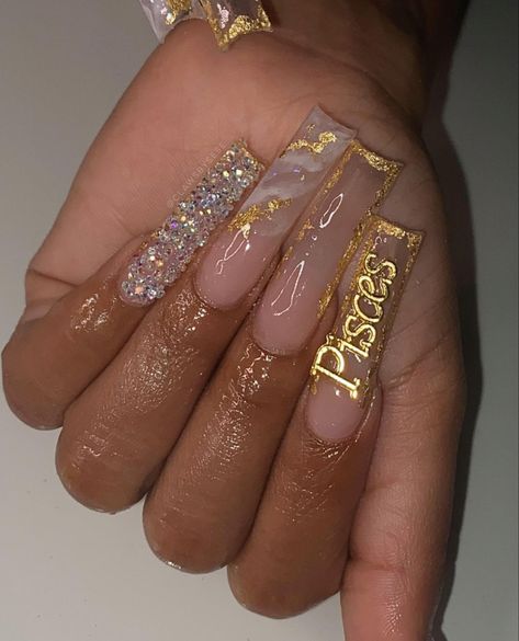 21st Birthday Nails, Nail Designs Bling, Bday Nails, Birthday Nail Designs, Birthday Nail, Gold Acrylic Nails, Acrylic Nail Set, Hard Nails, 21 Birthday