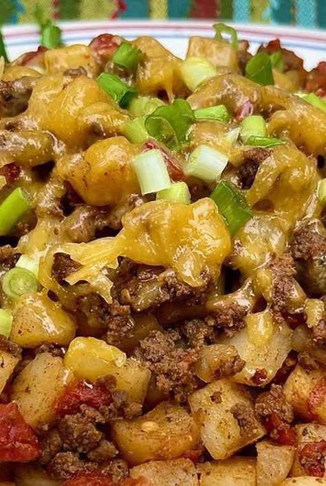 Cowboy Skillet Ground Beef, Loaded Potatoes With Ground Beef, Hamburger Skillet Meals Ground Beef, Cheesy Taco Potato Skillet, Potato Mexican Recipes, Tex Mex Potatoes, Ground Beef Fall Dinner, Ground Beef Recipes For Dinner Easy Fast One Pot, Ground Beef Recipes For Dinner For Two