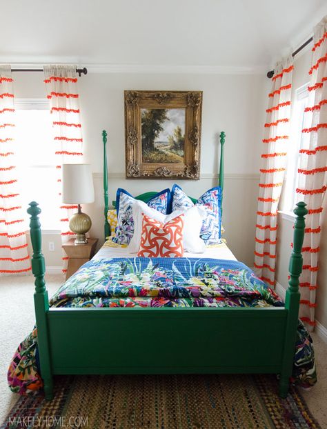 bedroom style Green Bed, Bold Bedroom, Painted Beds, Bed Color, Old Beds, Orange Decor, Eclectic Bedroom, Bedroom Style, Hanging Shelf