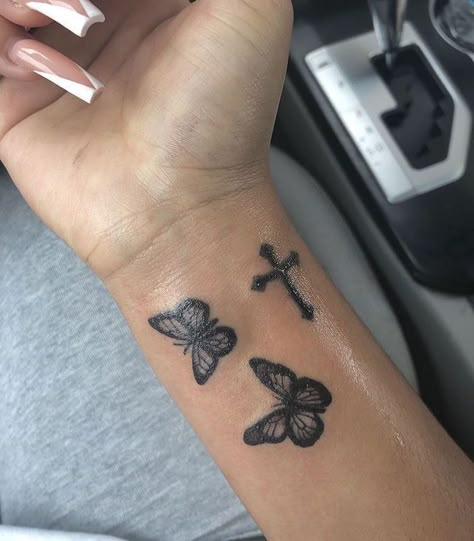 Nature Feminine, Png Tattoo, Cross Tattoo On Wrist, Font Tato, Butterfly Tattoos On Arm, Butterfly Wrist Tattoo, Women Nature, Cross Tattoos For Women, Hand Tattoos For Girls