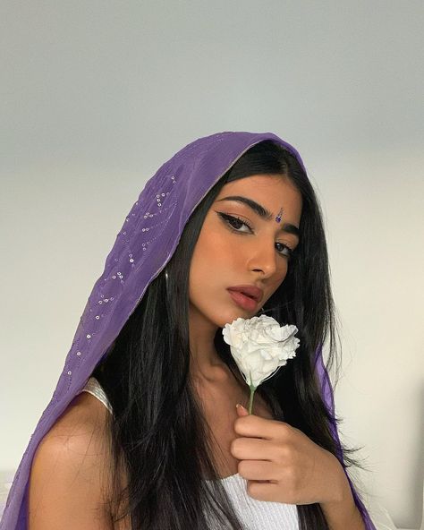 | Let go of those who let go of you | Instagram Iffat Marash, South Asian Aesthetic, Brown Girls Makeup, Asian Wedding Dress, Desi Fashion Casual, Self Portrait Poses, Mexican Girl, Best Poses For Pictures, Indian Aesthetic