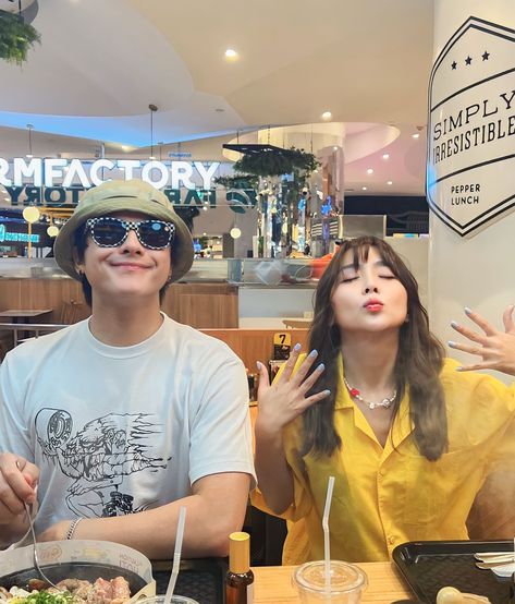 Kathniel Icon, Hoodie Outfit Casual, Hospital Photography, Gangster Girl, Daniel Padilla, Kathryn Bernardo, Hoodie Outfit, Cute Anime Pics, Selfie Poses