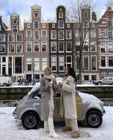 Amsterdam Girls, Paris Trip Outfits, Amsterdam Winter, Amsterdam Outfit, Amsterdam Photos, Copenhagen Travel, Europe Aesthetic, Winter Mood, Vibe Check