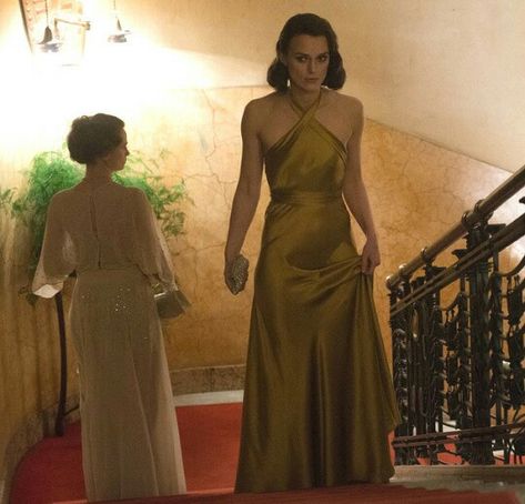 Aftermath Movie, Vintage Dresses 40s, 1950s Prom Dress, 30s Dresses, Jason Clarke, Vintage Hollywood Glamour, Iconic Dresses, Alexander Skarsgard, The Aftermath