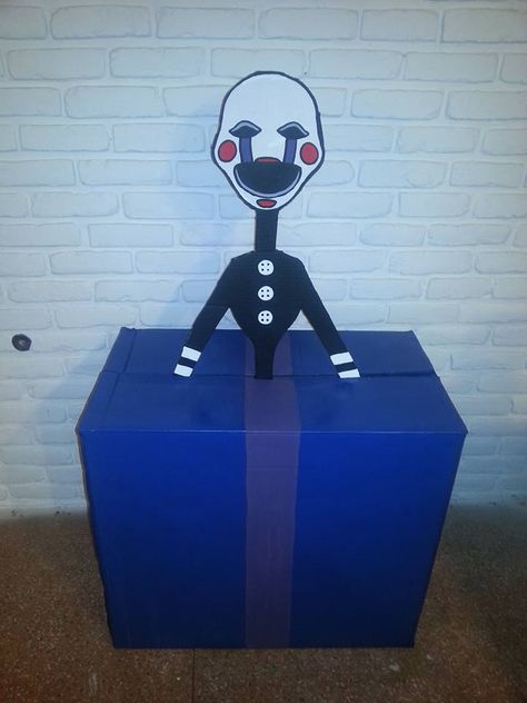 Justin's fnaf birthday party puppet decoration. Puppet Birthday Party, Fnaf Halloween Decorations, Diy Fnaf Room Decorations, Fnaf Party Decorations, Fnaf Birthday Party Ideas Diy, Fnaf Room Ideas Diy, Fnaf Gift Ideas, Fnaf Diy Decor, Fnaf Cardboard Crafts