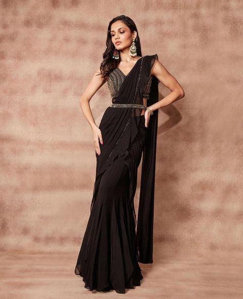 Night Party Saree Look, Black Ready To Wear Saree, Black Sari For Farewell, Festive Fusion Saree, Classy Sarees Elegant, Black Reception Dresses, Black Drape Saree, Mumbai Photography, Indian Dress Up