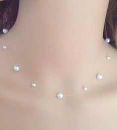 Pearl Necklace Tutorial, Choker Diy, Easy Diy Fashion, Diy Pearl Necklace, Floating Pearl Necklace, Diy Choker, Necklaces Simple, Easy Fashion, Floating Necklace