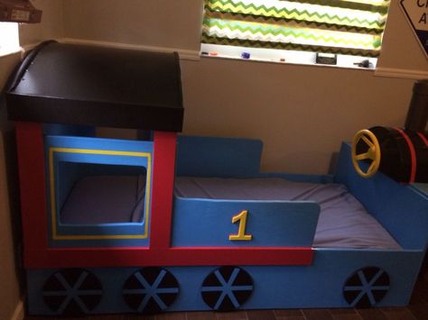 Train Bed, Train Bedroom, Unusual Beds, Kids Bed Design, Diy Furniture Building, Murphy Bed Plans, Train Room, Children Room, Kid Room