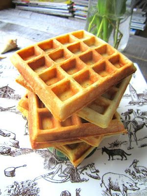 Stacey Snacks: Brunch: Savory Cornmeal & Herb Waffles Cornmeal Waffles Recipe, Brunch Savory, Cornmeal Waffles, Waffle Maker Recipes, Brunch Eggs, Waffles Recipe, Easter Brunch Food, Corn Muffins, Brunch Buffet