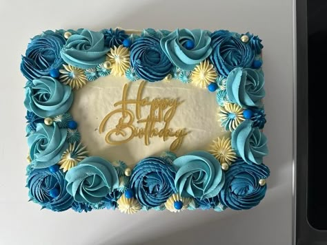 Sheet Cake For Men, Blue Sheet Cake, 70th Birthday Cake For Men, White Sheet Cakes, Torte Blu, Frosting Designs, Cupcake Flowers, Easy Decorations, Blue Birthday Cakes