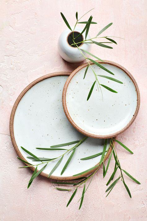 Building Modern, Photography Composition, Photography Still Life, Kitchen Plate, Prop Styling, Inspiration Photo, Aesthetic Inspiration, Flat Lay Photography, Ceramic Tableware