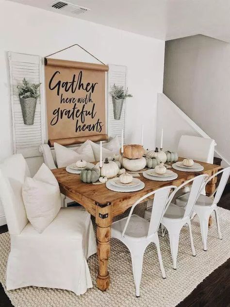 White style with inviting sign | Stunning Farmhouse Dining Room Design & Decor Ideas Modern Farmhouse Dining Room Decor, Farmhouse Style Dining Room, Farm House Dining Room, Farmhouse Dining Rooms Decor, Серая Кухня, Modern Farmhouse Dining Room, Farmhouse Dining Room Table, Modern Farmhouse Dining, Dining Room Wall Decor