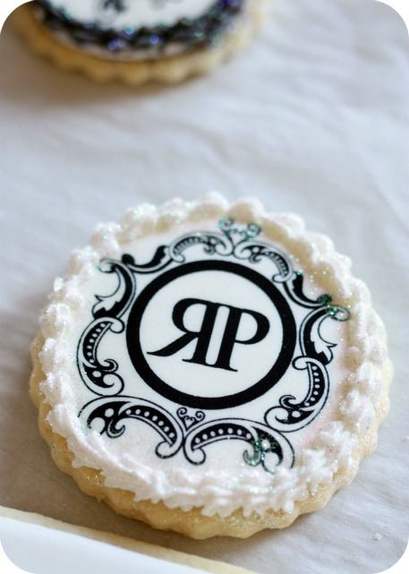 Great tutorial Company Logo Cookies Decorated, Photo Cookies Edible, How To Print On Cookies, Edible Image Cookies, Printed Sugar Cookies, Edible Paper Cookies, Rock Cookies, Icing Tutorials, Printed Cookies