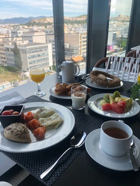 Breakfast Hotel Snapgram, Hotel Breakfast Aesthetic, Breakfast In Hotel, Hotels Aesthetic, Hotel Aesthetics, Breakfast Luxury, Hotel Lunch, Foto Hotel, Hotel Dinner