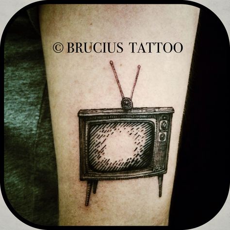 #BRUCIUS #tattoo #SF #linework #black #ink #tv #old #vintage #dot #diamond #arm (at Brucius Tattoo) Tv Tattoo, Chaos Tattoo, Rat Tattoo, Sternum Tattoo, Thick Skin, Vintage Tv, Weird Art, Old Tv, Body Mods