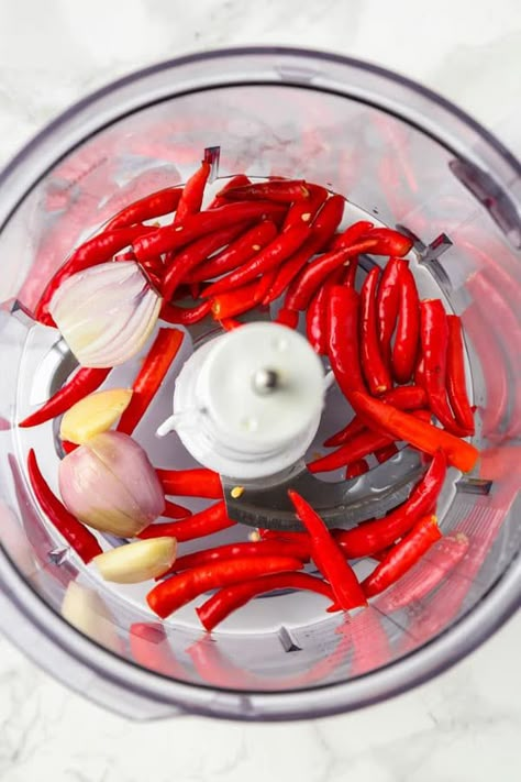 Thai Chili Pepper Recipes, Recipes With Chili, Recipes With Chili Garlic Sauce, Hot Pepper Recipes, Thai Chili Pepper, Chili Pepper Recipes, Chili Garlic Paste, Pepper Sauce Recipe, Asian Sauces