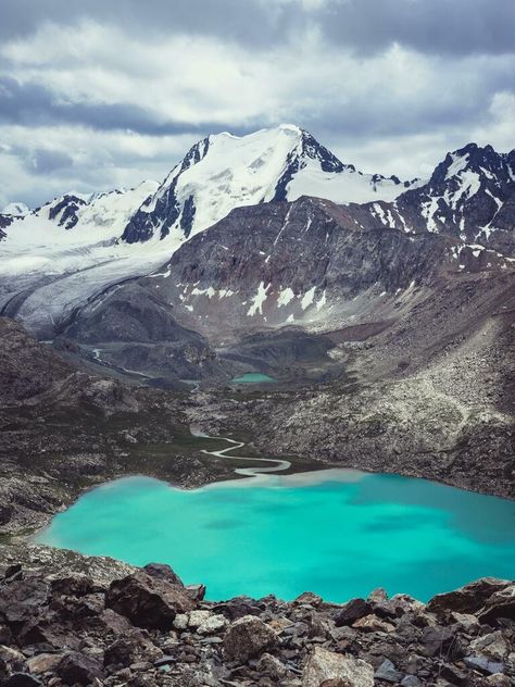 Asian Continent, Picture Nature, Asthetic Picture, Black Background Photography, Green Water, Please Help Me, Photoshop Editing, Red Aesthetic, Nature Aesthetic