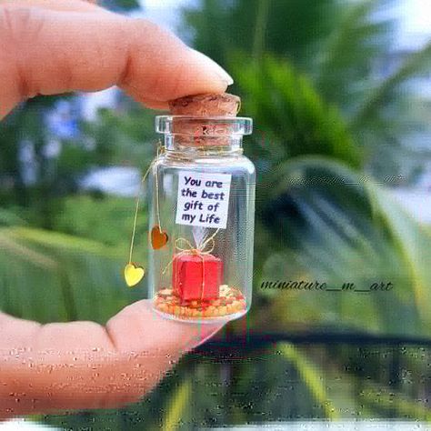 Diy Gift For Bff, Bff Gifts Diy, Tiny Jars, Birthday Gifts For Boyfriend Diy, Diy Birthday Gifts For Friends, Diy Gift Set, Mini Glass Bottles, Creative Birthday Gifts, Creative Gifts For Boyfriend