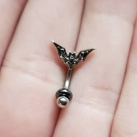 Belly Button Piercing Jewelry, Belly Piercing Jewelry, Bat Halloween, Eyebrow Ring, Cool Piercings, Cute Piercings, Belly Jewelry, Earring Silver, Body Jewelry Piercing