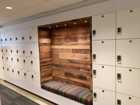 Storage Locker and Cabinets - Modern Office Systems Open Office Design, Workplace Office, Locker Designs, Mobile Shelving, Office Lockers, Wall Seating, Changing Room, Education Design, Gym Design