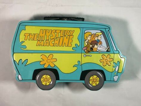 VINTAGE SCOOBY DOO MYSTERY MACHINE LUNCH BOX TIN GREAT CONDITION!!! Tin Lunch Boxes Vintage, Vending Machine Diy, Star Wars Lunch, Retro Lunch Boxes, Scooby Doo Mystery Machine, Vintage Scooby Doo, Lunch Kits, School Lunch Boxes, 70s Kitchen