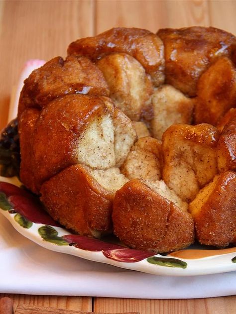 Monkey Bread From Scratch, Homemade Monkey Bread, Monkey Bread Muffins, Bread From Scratch, Pull Apart Bread, Monkey Bread, Pull Apart, Bundt Cake, How To Make Bread