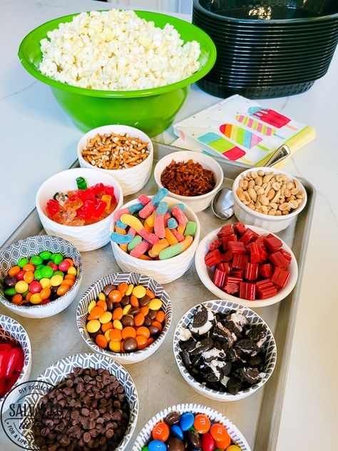 Popcorn Bar Sleepover, Birthday Popcorn Bar, Candy Popcorn Bar, Classroom Popcorn Bar, Popcorn Candy Bar Ideas, Spud Bar Ideas, Popcorn Bar Toppings Ideas, Popcorn Bar Fall, Make Your Own Snack Mix Bar