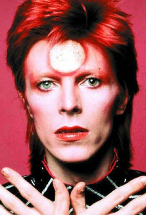 David Bowie Makeup, Bowie Ziggy Stardust, Mick Ronson, David Bowie Ziggy Stardust, David Bowie Ziggy, The Velvet Underground, Marianne Faithfull, Aladdin Sane, Space Oddity