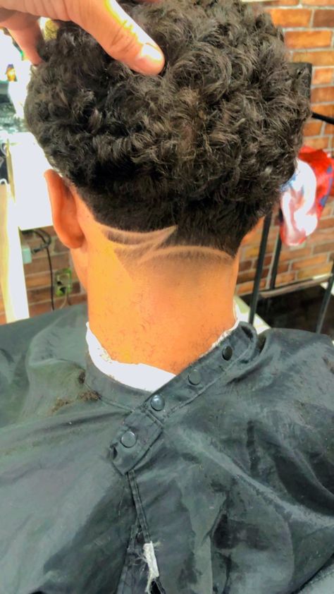 Taper Fade Curly Hair Design, Freestyle Designs Haircut, Taper Fade Curly Hair With Design, Simple Taper Design, Freestyle Design Haircut Taper, Taper Fade Design In The Back, Taper Freestyle Design, Freestyle Haircut Designs, Drip Haircut