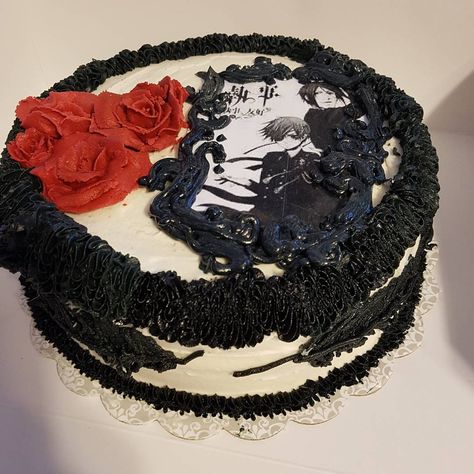 #blackbutler #cake #yummy Black Butler Cake, Bento Cake Design, Girly Birthday Cakes, Girly Birthday, Bento Cake, Birthday Cakes, Halloween Wreath, Birthday Cake, Halloween