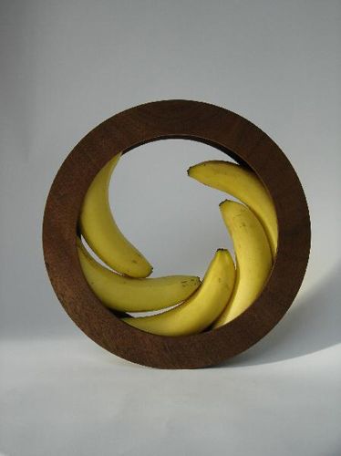 Banana Bowl, Banana Holder, Fruit Holder, Bowl Designs, Wood Glass, Kitchen Stuff, Metal Design, Fruit Bowl, Cool Gadgets