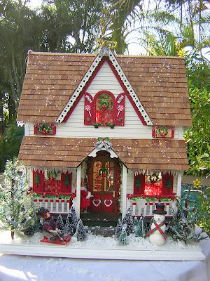 Dollhouses by Robin Carey: 2007 Miniature Christmas Dollhouse, Christmas Dolls House Ideas, Dollhouse To Christmas House, Christmas Doll House Ideas, Christmas House Miniature, Christmas Dollhouse Diy Ideas, Christmas Dollhouse Exterior, Christmas Dolls House, Christmas Dollhouse Diy