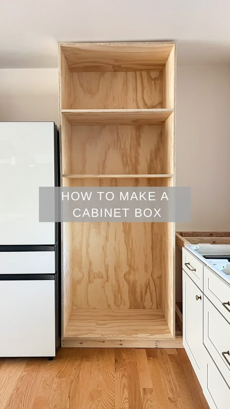 Making Cabinets, Diy Garage Work Bench, Diy Garage Organization, Building Kitchen Cabinets, Diy Garage Storage Cabinets, Garage Mudroom, Diy Garage Door, Diy Pantry, Diy Garage Shelves