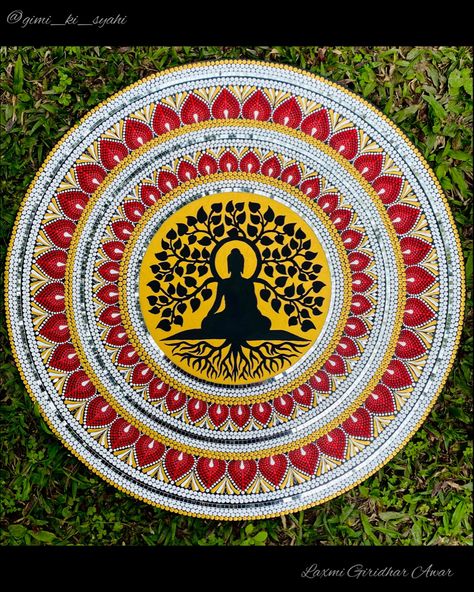 Buddha Mandala Artwork, Buddha Lippan Art, Lippon Art, Lipan Art, Painted Mirror Art, Buddha Drawing, Dotting Art, Mandala Drawings, Plate Painting