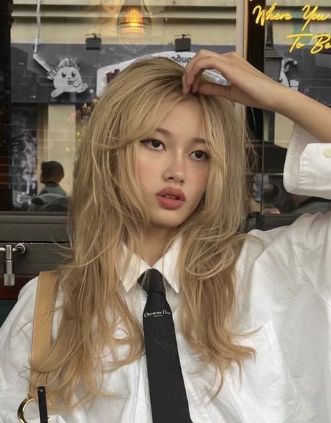 Medium Hair Korean, Korean Hairstyle Medium, Asian Blonde Hair, Long Hair Korean, Hairstyle Medium Hair, Short Hair Korean, Korean Hairstyle Long, Korean Hairstyle Ideas, Blonde Hair Korean