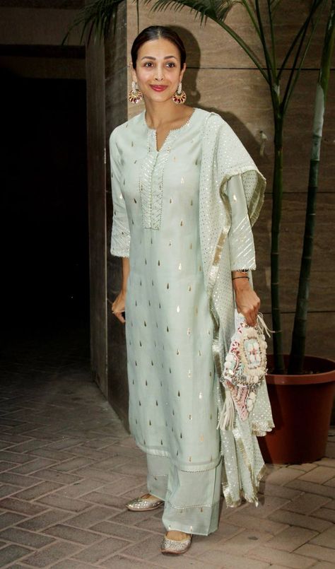 Grey Kurti Outfit, Pastel Salwar Suit Party Wear, Diwali Party Outfit, Bandra Mumbai, Diwali Dresses, Indian Kurti Designs, Simple Frock Design, Diwali Party, Malaika Arora