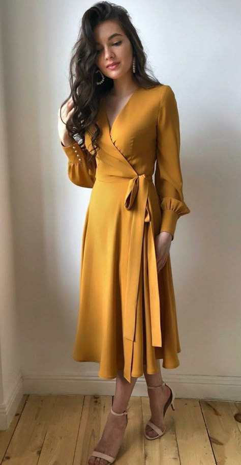 Stylish Short Dresses, Elegant Dresses Classy, Classy Dress Outfits, Stylish Dress Designs, Looks Chic, Classy Dress, Elegant Outfit, Modest Outfits, Yellow Dress