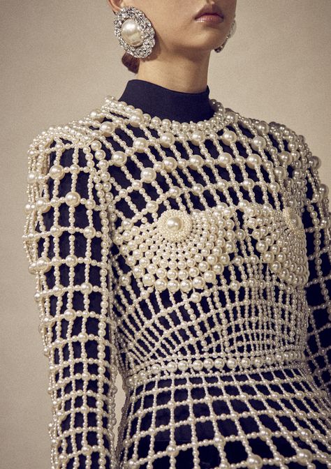 Black And White Outfits, Beaded Fashion, Couture Details, White Outfits, Knitting Inspiration, Fashion Sketches, Fashion Details, Couture Fashion, Diy Fashion