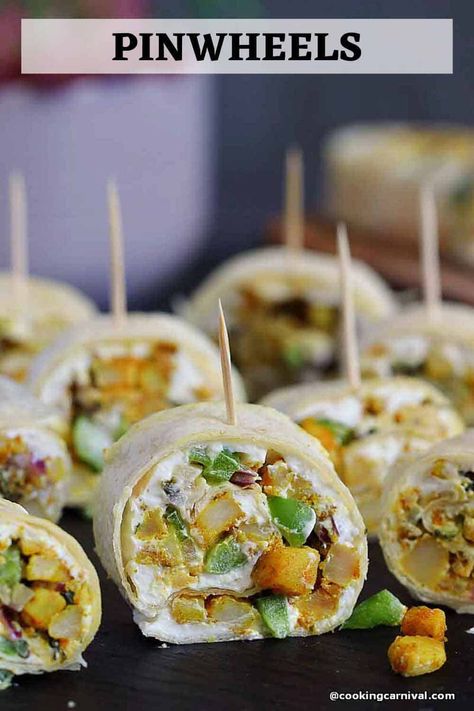 Indian Pinwheel Appetizers, Paneer Appetizer Recipes, Veg Starter Recipes, Indian Chaat, Quick Appetizer Recipes, Veg Appetizers, Tandoori Paneer, Quick Appetizer, Pinwheel Appetizers